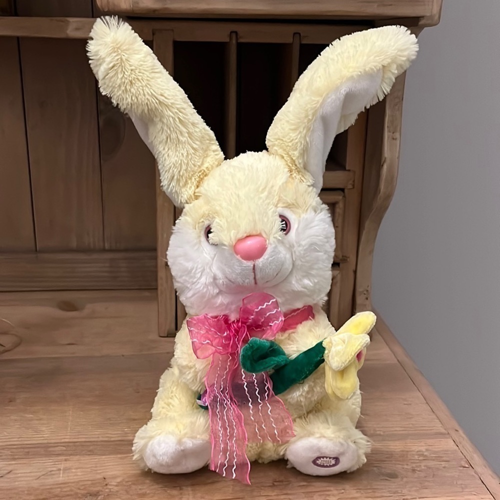 Singing Bunny Plush Peter Cottontail Kids of America Easter Yellow
